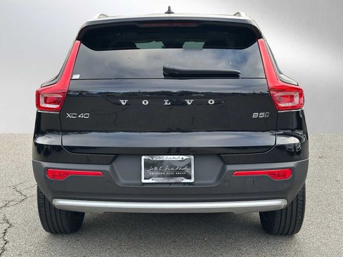 Used 2025 Volvo XC40 B5 Plus w/ Protection Package Premier image 4