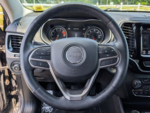 Used 2019 Jeep Cherokee Limited AWD/4WD image 21