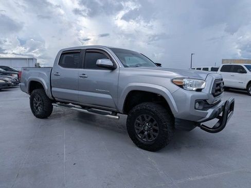Used 2020 Toyota Tacoma SR5 w/ SR5 Appearance Package (SM) RWD image 2
