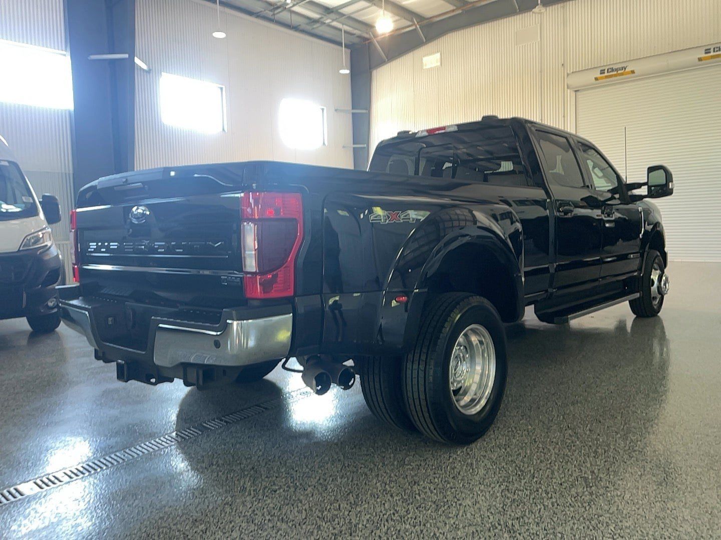 Used 2022 Ford F350 Lariat w/ Lariat Ultimate Package AWD/4WD image 19