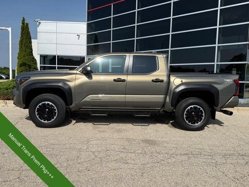 Used 2024 Toyota Tacoma TRD Off-Road AWD/4WD image 6