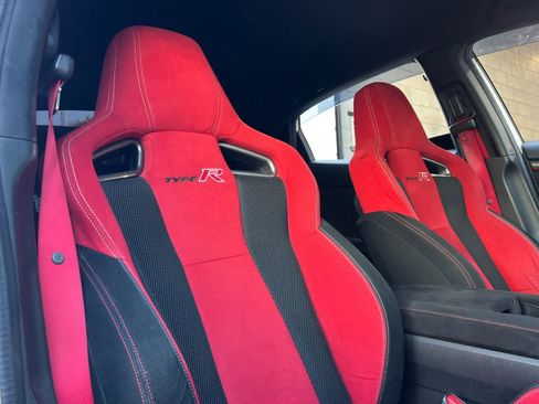 Used 2019 Honda Civic Type R image 19