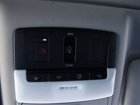 Used 2024 Nissan Altima 2.5 SR w/ SR Premium Package image 25