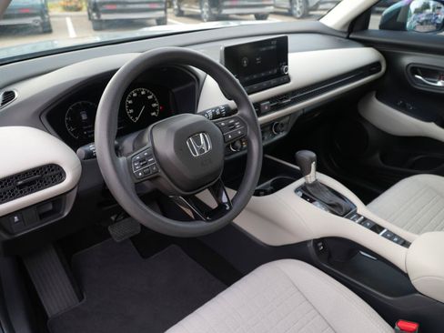 Used 2025 Honda HR-V LX image 9