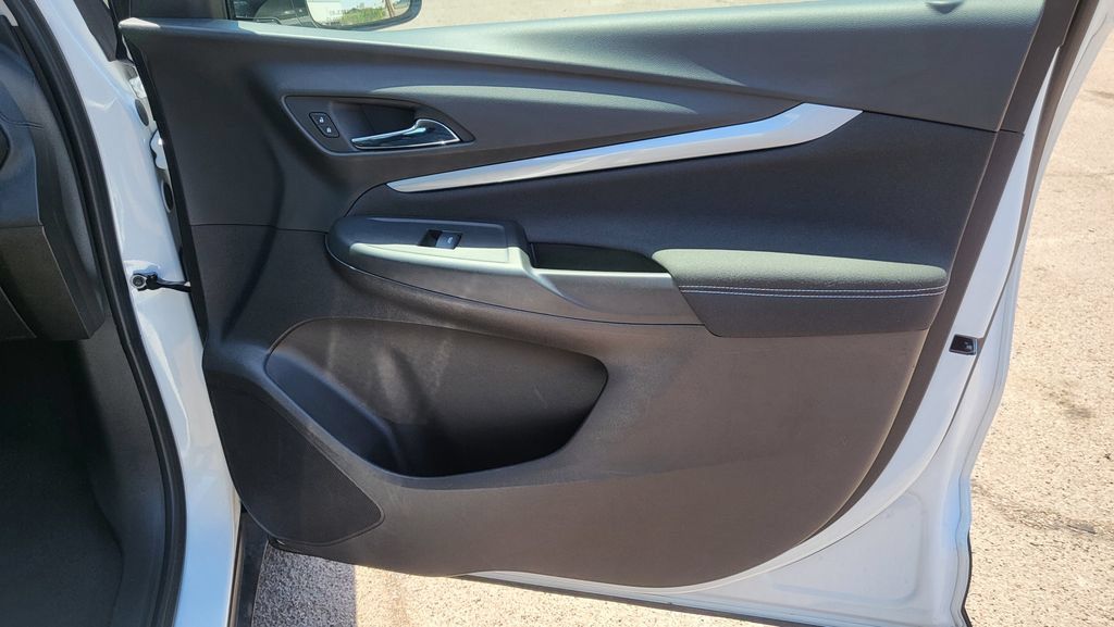 Used 2023 Chevrolet Bolt EUV LT FWD image 18