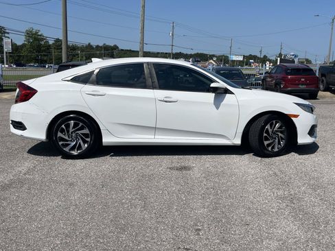 Used 2018 Honda Civic EX image 2