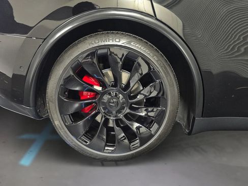 Used 2022 Tesla Model Y Performance AWD/4WD image 18