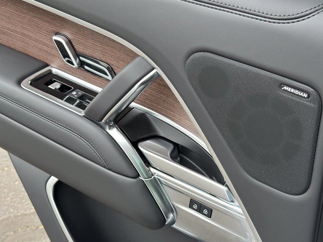 New 2026 Land Rover Range Rover SE AWD/4WD image 16