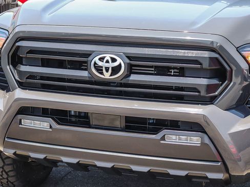 Used 2024 Toyota Tacoma SR5 RWD image 9