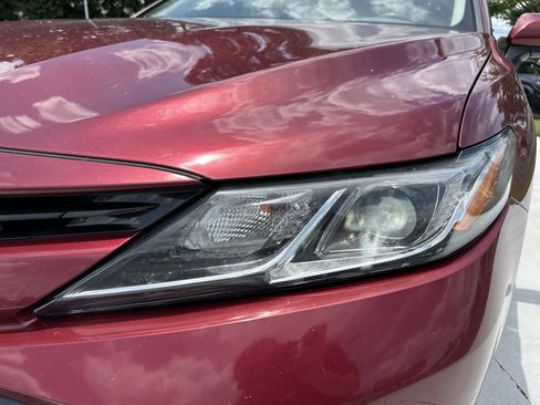Used 2019 Toyota Camry LE FWD image 6