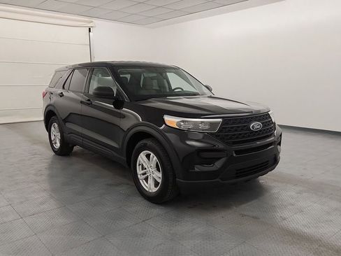 Used 2023 Ford Explorer XLT image 1