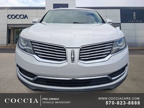 Used 2017 Lincoln MKX Select w/ Select Plus Package AWD/4WD image 2