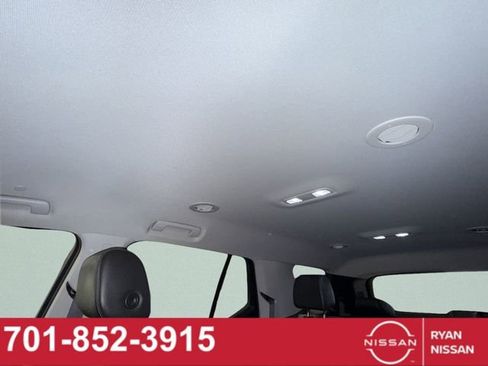 Used 2021 Chevrolet Traverse Premier AWD/4WD image 32