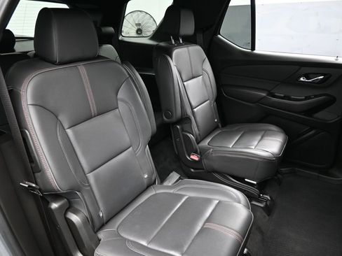 Used 2023 Chevrolet Traverse RS image 50
