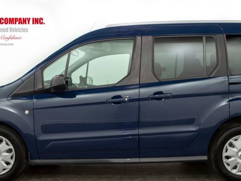 Used 2017 Ford Transit Connect XLT image 5