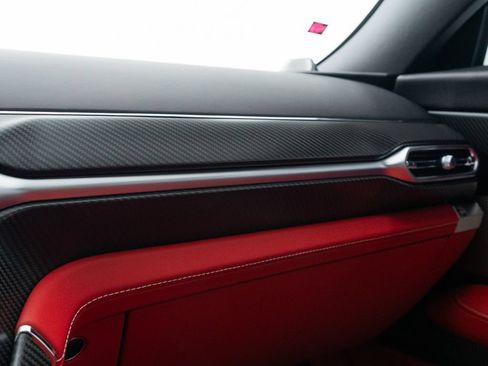 Used 2025 Aston Martin Vanquish RWD image 31