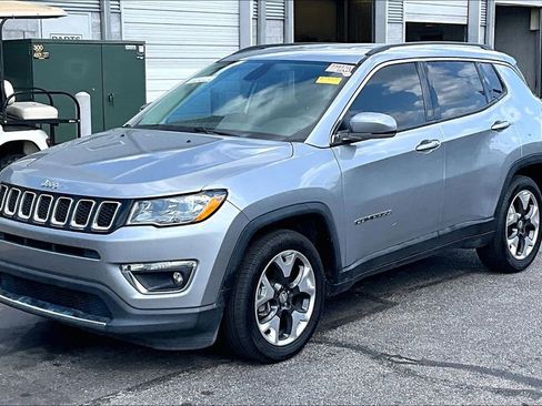 Used 2019 Jeep Compass Limited FWD image 2