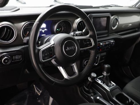 Used 2018 Jeep Wrangler Unlimited Sahara image 7