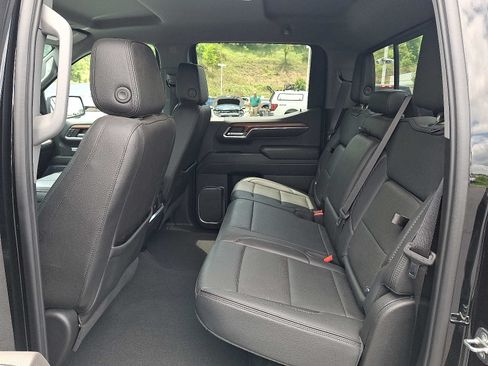Used 2023 GMC Sierra 1500 Denali AWD/4WD image 10