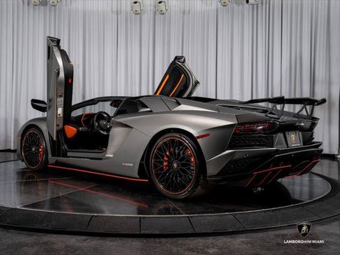 Used 2019 Lamborghini Aventador S AWD/4WD image 19