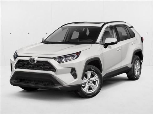 Used 2021 Toyota RAV4 XLE w/ Convenience Package image 1