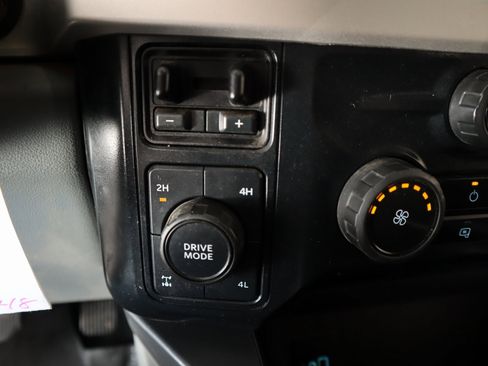 Used 2024 Ford F250 XLT w/ FX4 Off-Road Package image 7