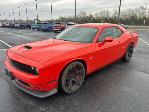 Used 2018 Dodge Challenger SRT w/ Technology Group image 1