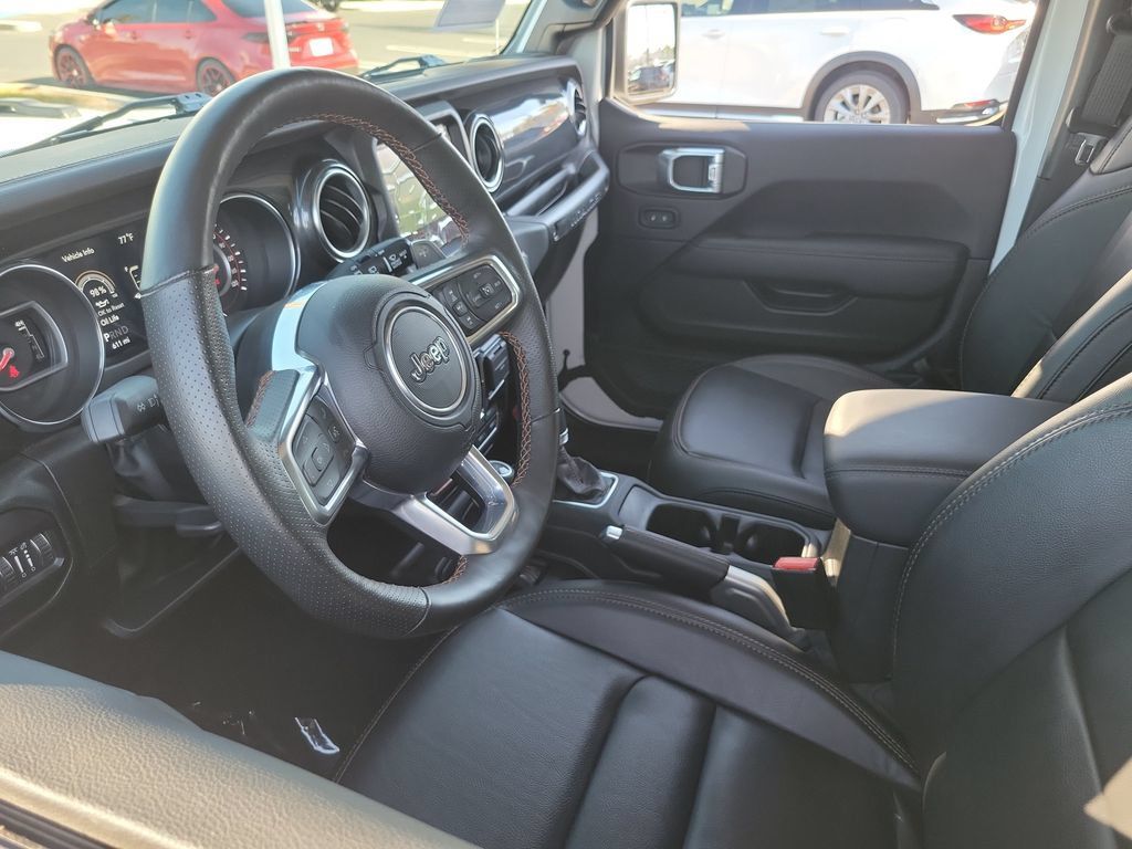 Used 2022 Jeep Wrangler Unlimited Rubicon AWD/4WD image 6