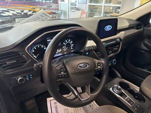 Used 2020 Ford Escape SE AWD/4WD image 9