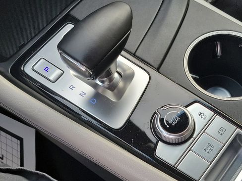 Certified 2023 Genesis G70 2.0T AWD/4WD image 17
