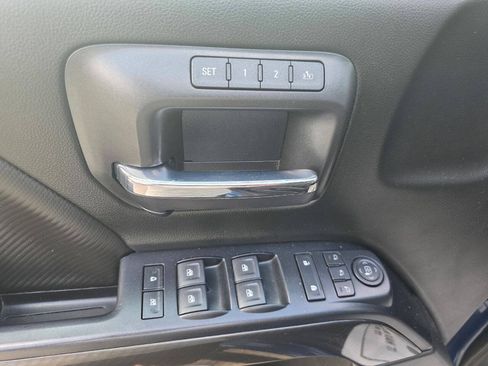 Used 2017 GMC Sierra 1500 SLT AWD/4WD image 18