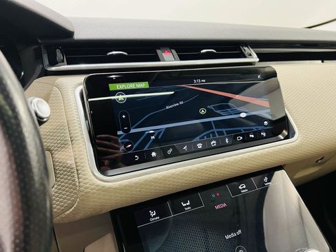 Used 2020 Land Rover Range Rover Velar S AWD/4WD image 16