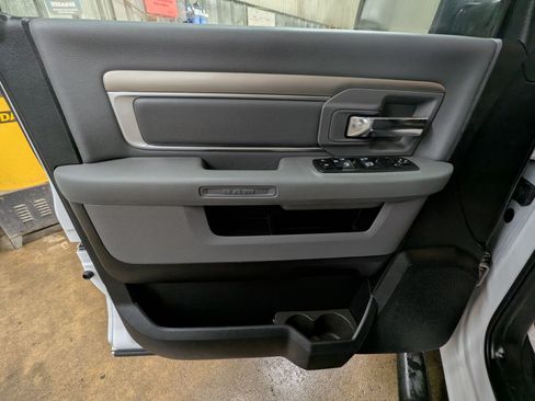 Used 2019 RAM 1500 Classic Warlock image 10