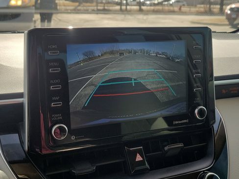 Used 2021 Toyota Corolla LE image 25