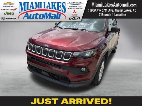 Used 2022 Jeep Compass Latitude AWD/4WD image 1