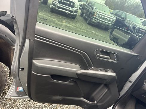 Used 2023 Chevrolet Colorado Trail Boss w/ Technology Package image 17