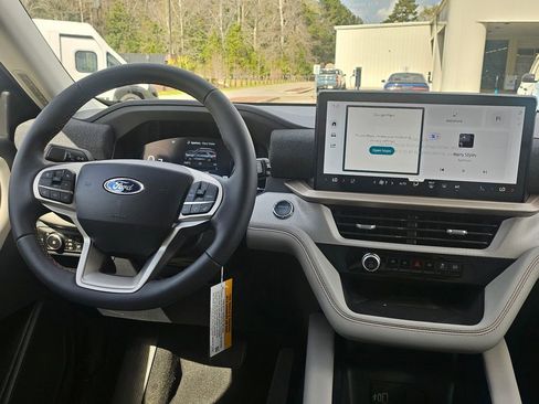 New 2026 Ford Explorer Active w/ Active Comfort Package AWD/4WD image 30