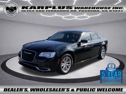 Used 2017 Chrysler 300 Limited image 1