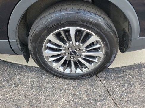 Used 2019 Lincoln Nautilus Select AWD/4WD image 14