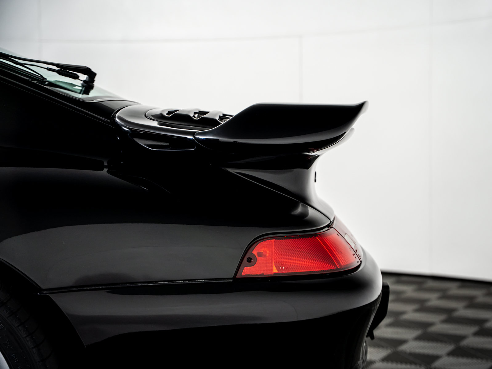 Used 1997 Porsche 911 Carrera 4S AWD/4WD image 36