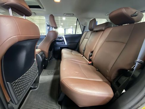 Used 2022 Toyota 4Runner Limited AWD/4WD image 34