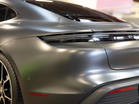 Used 2025 Porsche Taycan RWD image 35