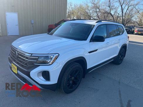 Used 2025 Volkswagen Atlas Peak Edition SE AWD/4WD image 1
