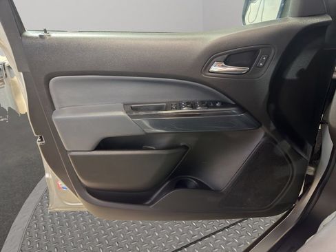 Used 2017 Chevrolet Colorado Z71 AWD/4WD image 15