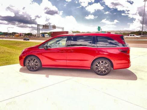 Certified 2025 Honda Odyssey Sport-L image 4