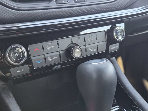 New 2026 Jeep Compass Latitude AWD/4WD image 15