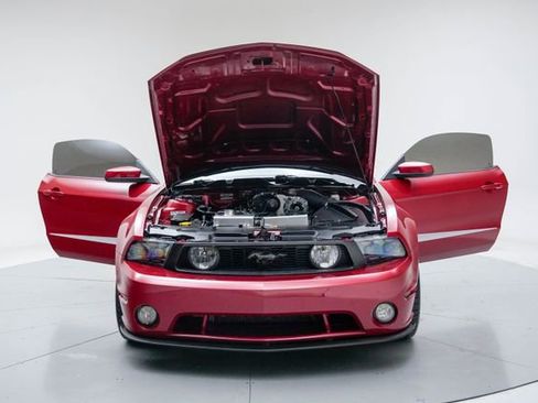 Used 2010 Ford Mustang GT Premium RWD image 16