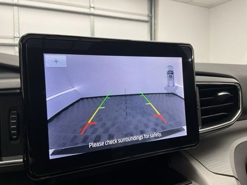 Used 2023 Ford Explorer XLT w/ Equipment Group 202A image 5