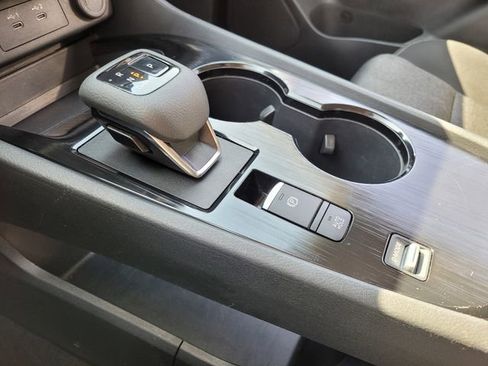 Used 2024 Nissan Rogue SV image 29