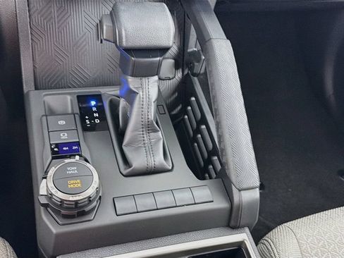 New 2026 Toyota 4Runner SR5 AWD/4WD image 21